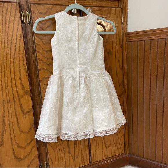 Jessica McClintock girls so 5 off white/ivory in color with tulle lining. - Picture 4 of 4